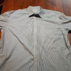 Roundtree & Yorke Men's Navy Striped Button Down Shirt
